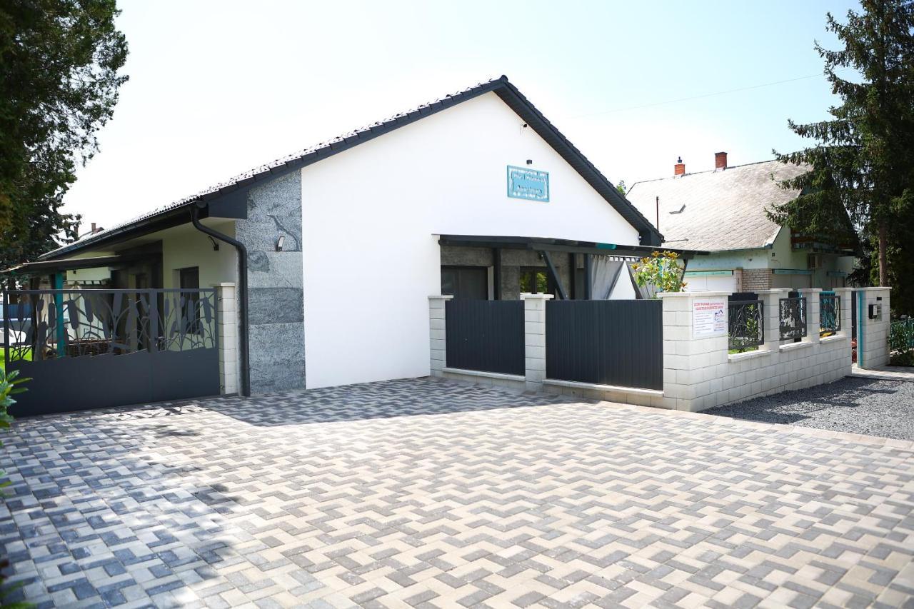 Hori Homes Apartman Шіофок Екстер'єр фото